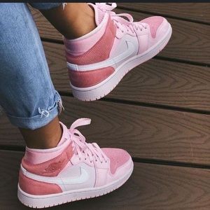 Jordan 1 Mid Digital Pink